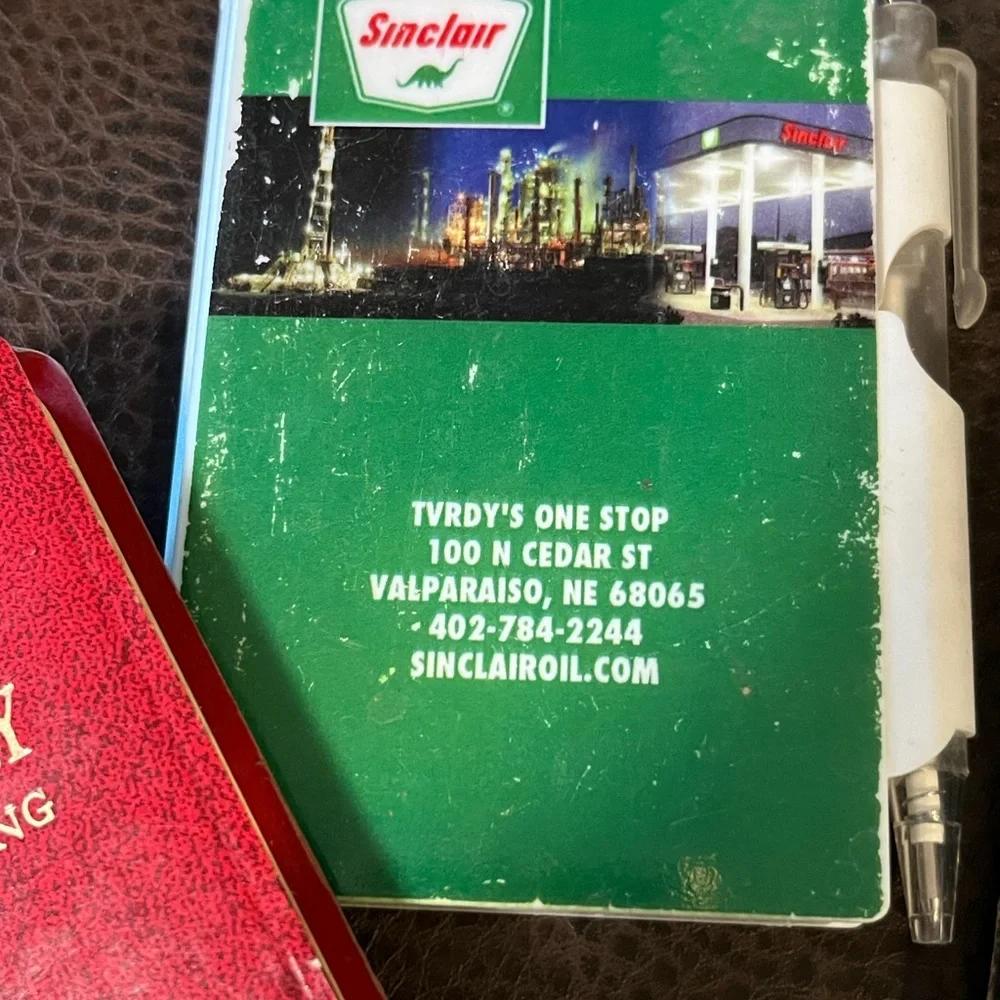 Vintage memorabilia and books - Picture 6 of 6